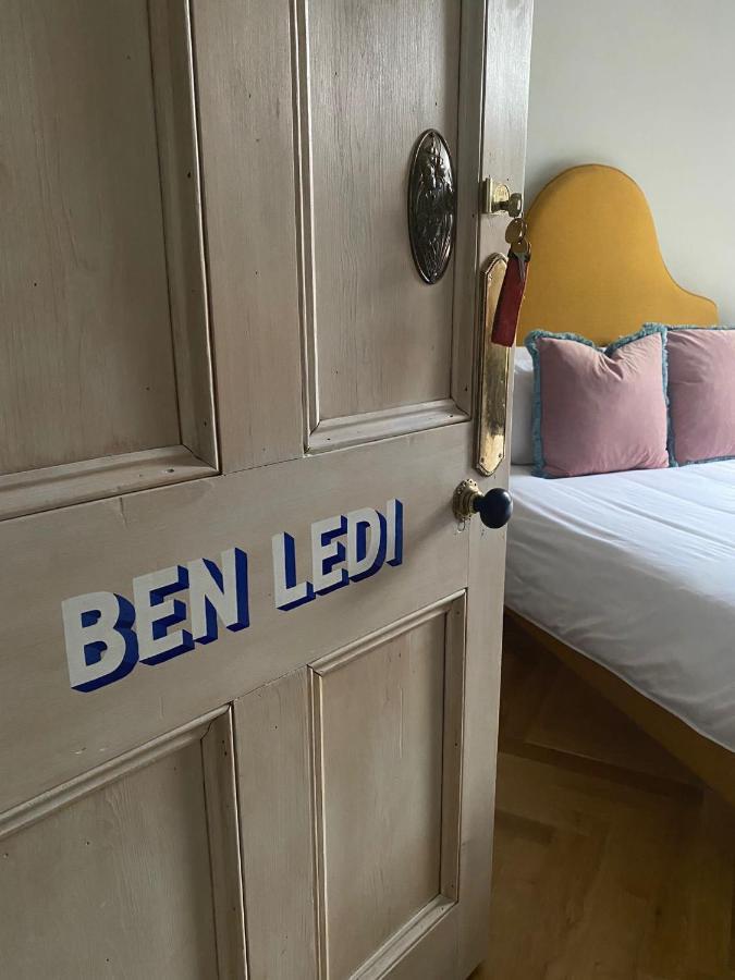 カランダー ベン アーン ハウス Bed & Breakfast エクステリア 写真